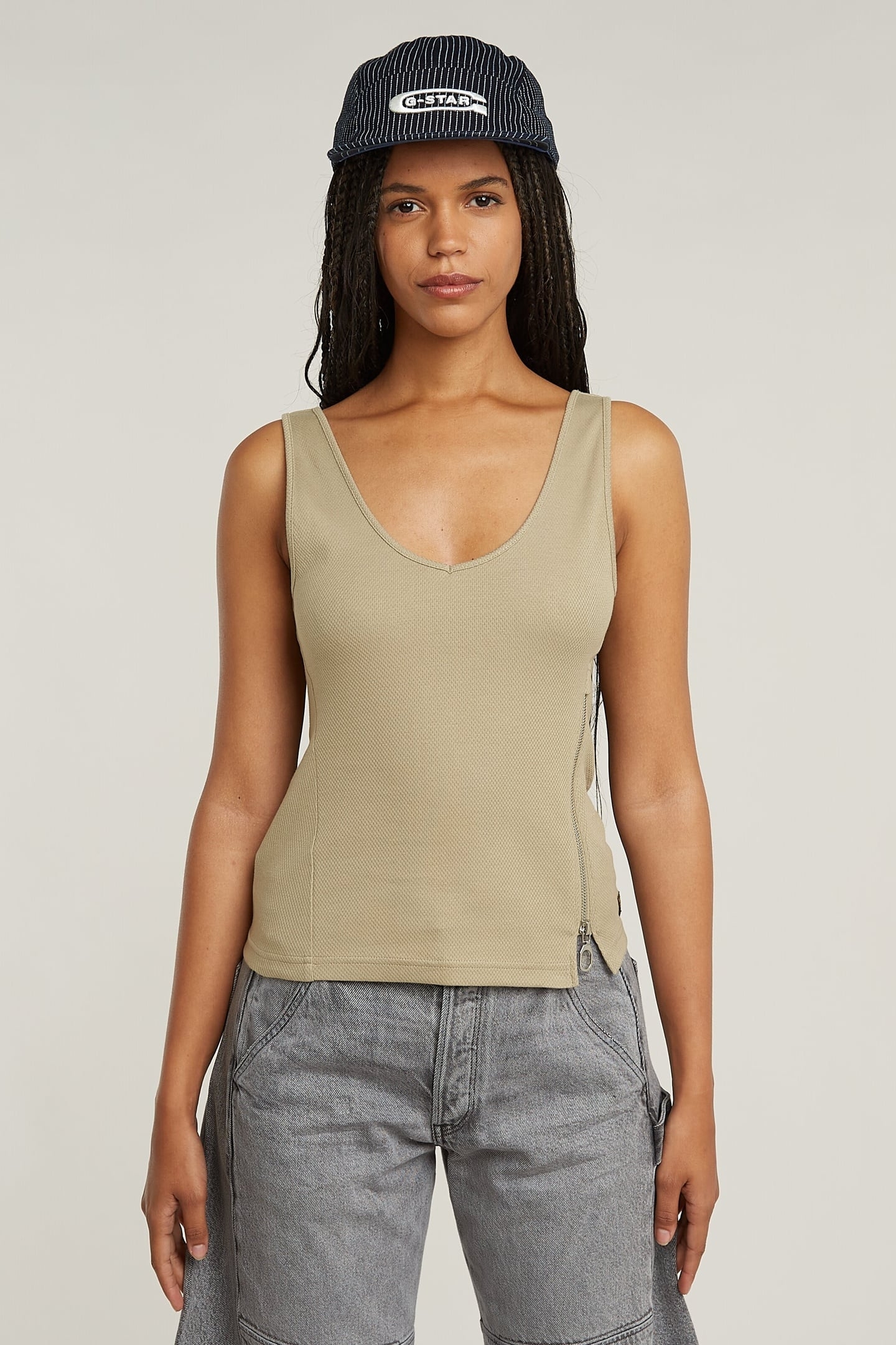 ASYMMETRICAL ZIP SLIM TANK TOP LIGHT TOGGEE 2
