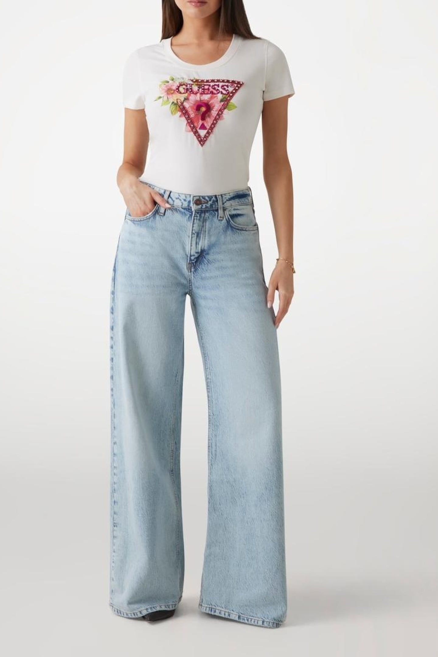 GUESS ECO SS CN TRIANGLE BEADS CREAM WHITE 2