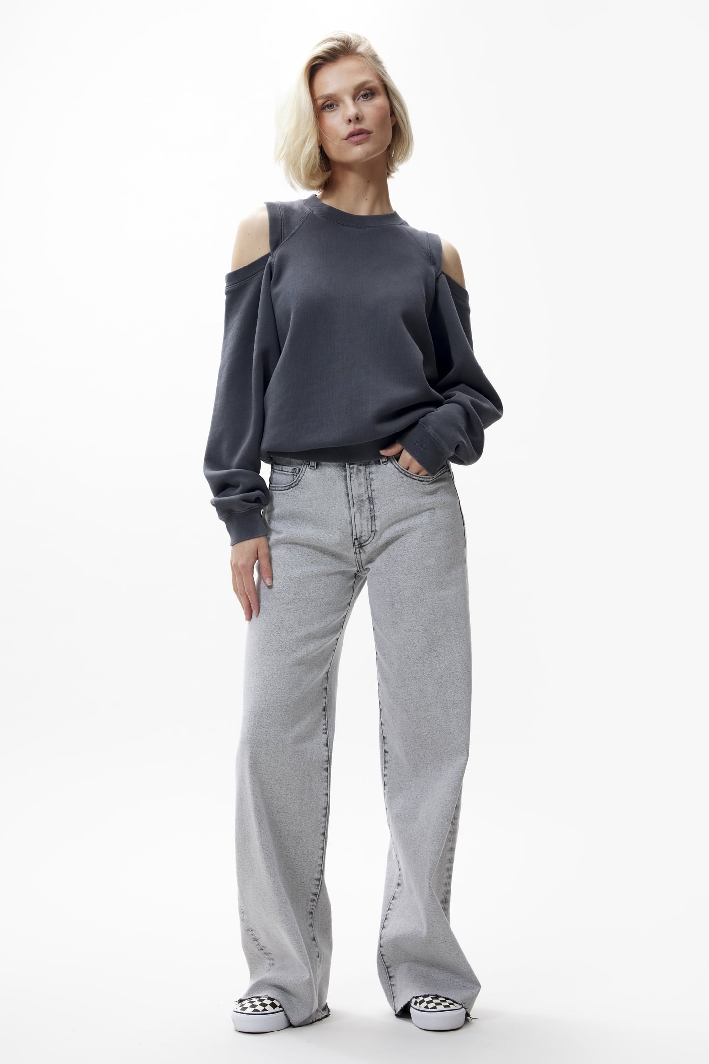 SWEATER WITH CUT OUT CARBON 1