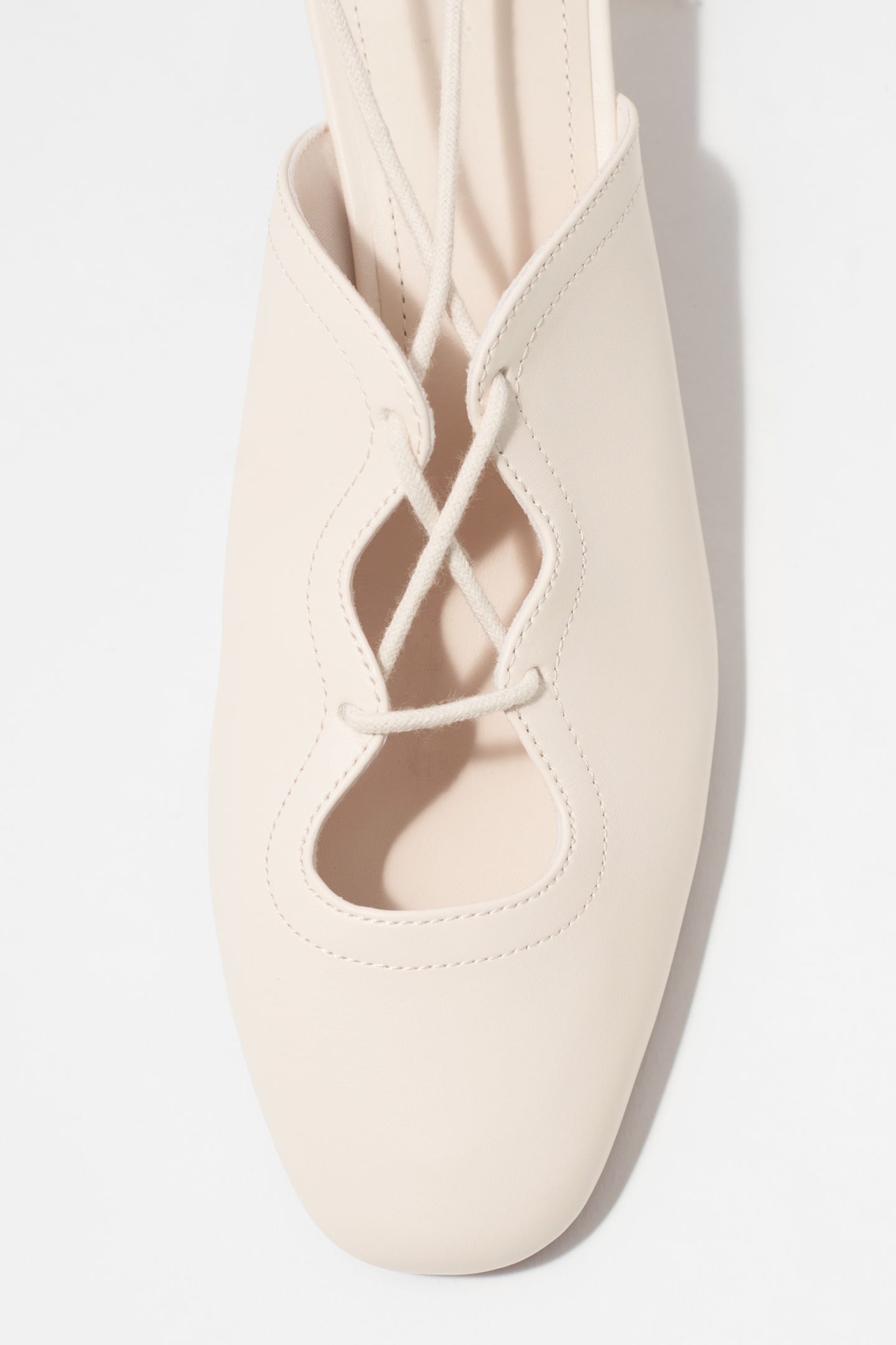 ROBBIE LACE UP PUMP WHITE 3