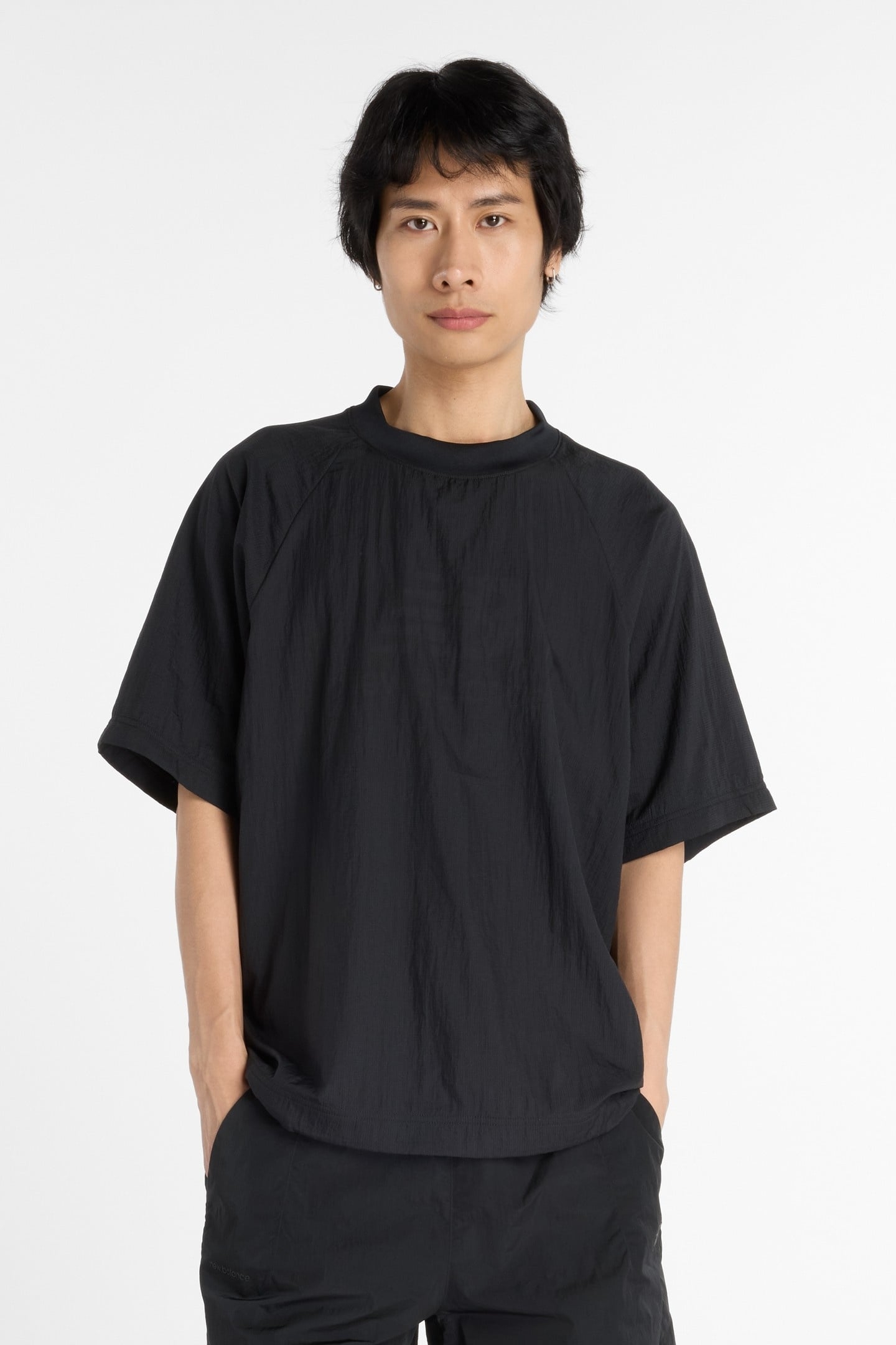 NB GREY WOVEN T-SHIRT BLACK 1