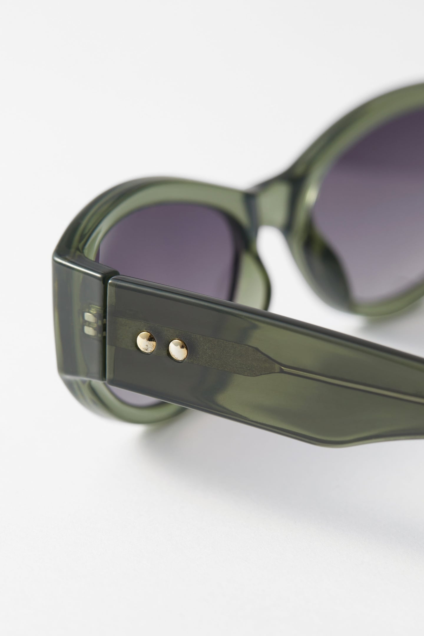 YARA SUNGLASSES GREEN 2