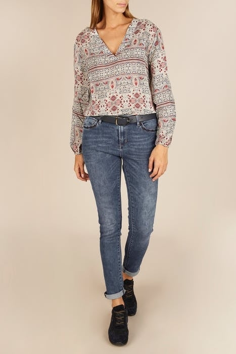 LOOSE V-NECK SHIRT RED W90210 5