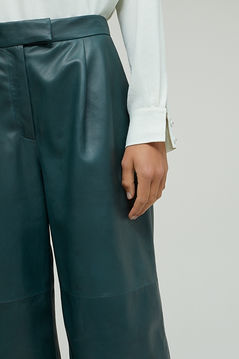 CLOSED WILDA SHORTS AGAVE 3