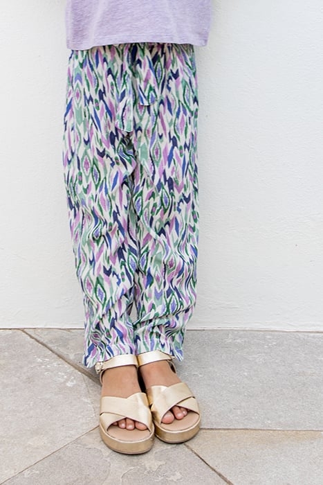 GIRLS’ OFF-WHITE IKAT DIAMOND PRINT TROUSERS 1