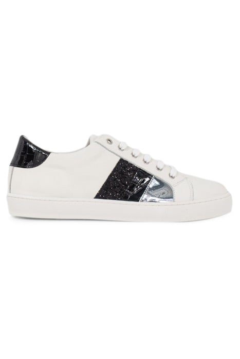 WHITE LOW-TOP TRAINERS WITH BLACK DETAILS 1