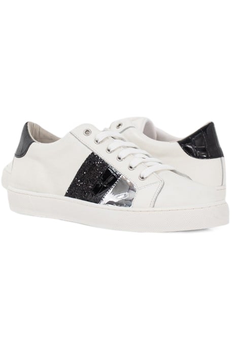 WHITE LOW-TOP TRAINERS WITH BLACK DETAILS 6