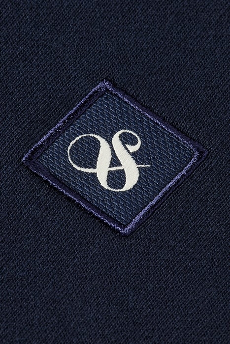 ESSENTIAL LOGO BADGE HOODIE NIGHT 3