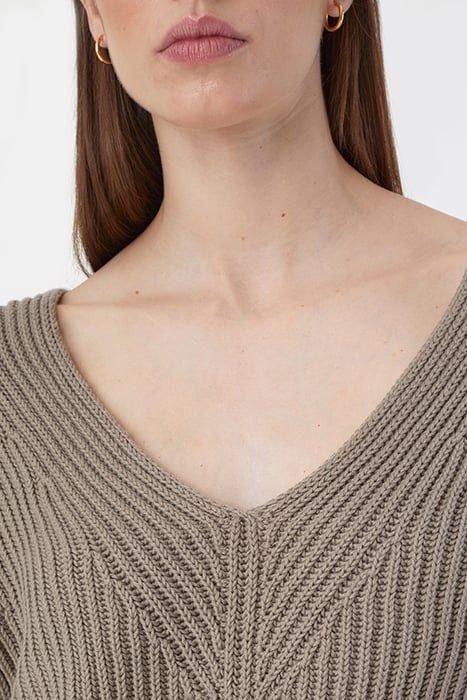V NECK LONG SLEEVE KNITS BROWN SUGAR 5