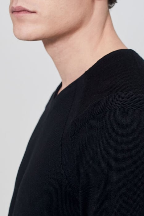 BLACK V-NECK JUMPER 4
