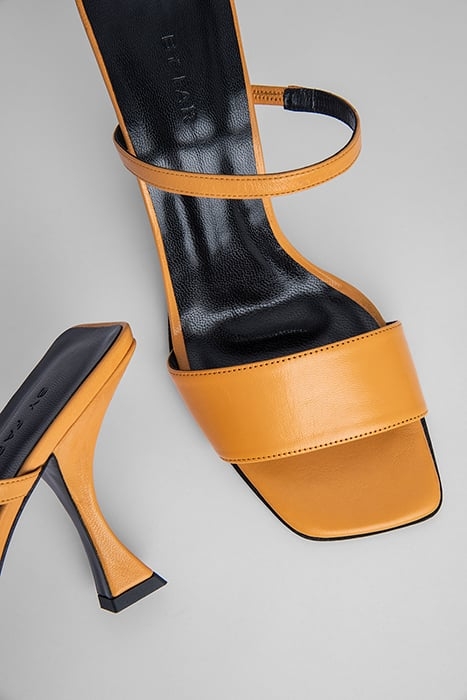 NAYLA HONEY GLOSS LEATHER HONEY 3