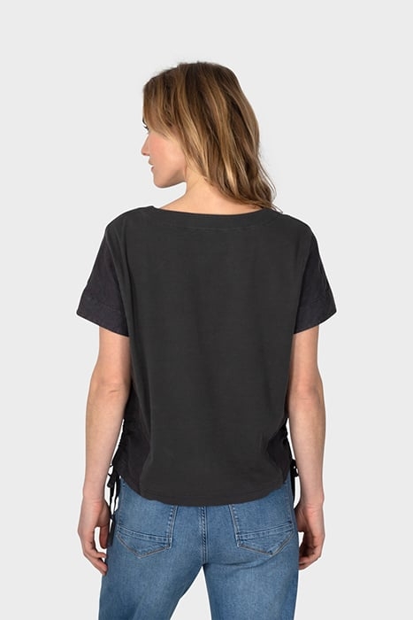 T-SHIRT HALF SLEEVES ALMOST BLACK 2