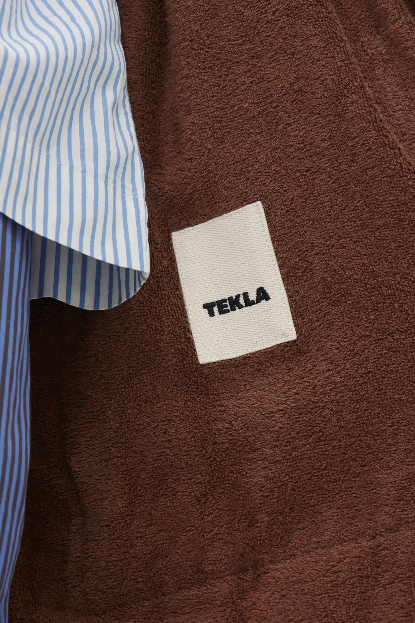 UNISEX HOODED BATHROBE KODIAK BROWN 3