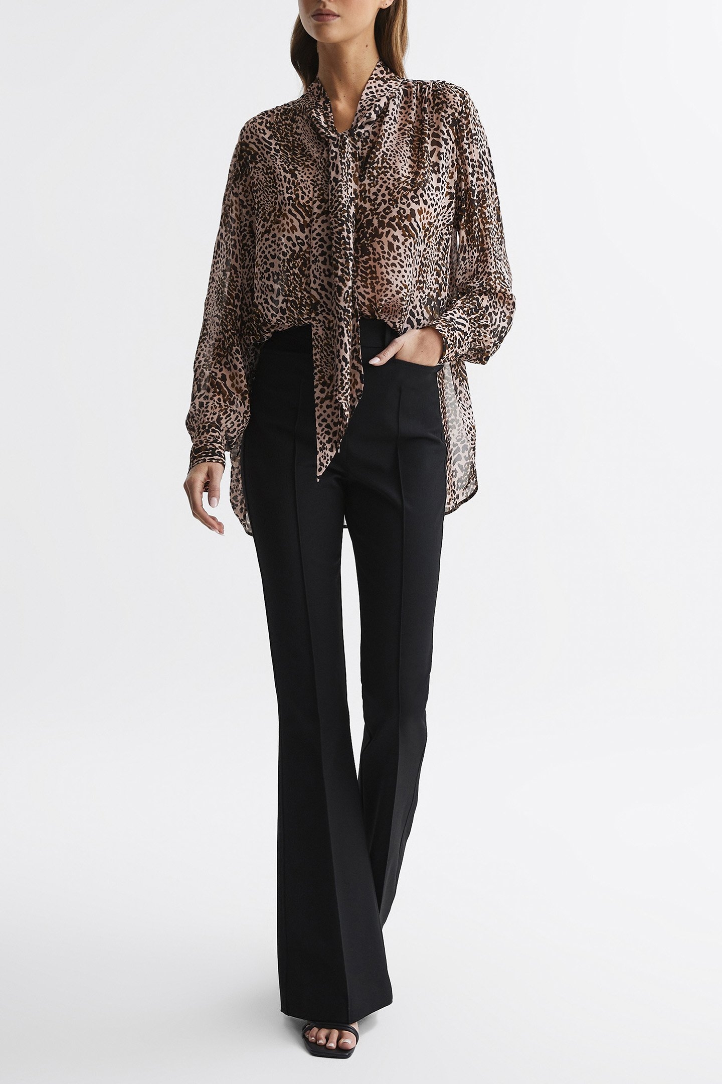 TORA-ANIMAL PRINT NECK TO BROWN 3