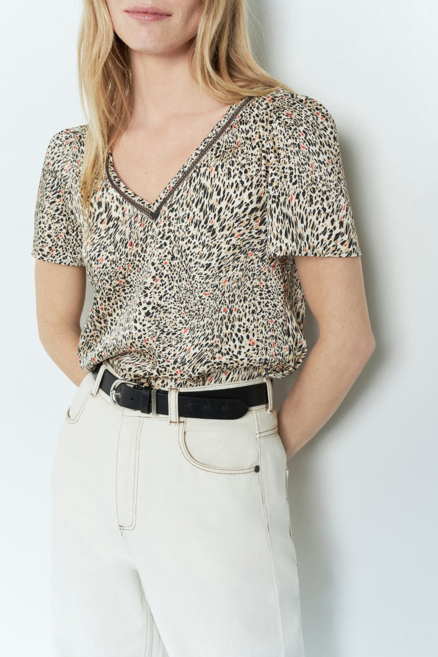 CAPA _ BEIGE TOP WITH COOL LEO PRINT IN RECYCLED POLYESTER T 3