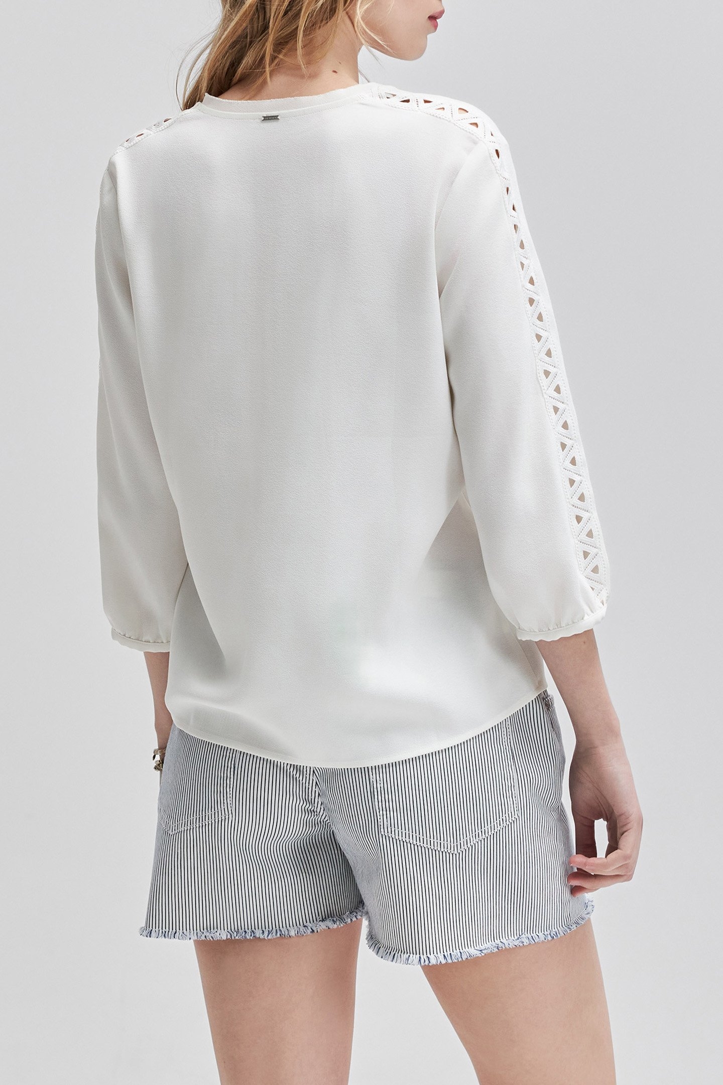OFF-WHITE BLOUSE WITH LACE BRAID 2
