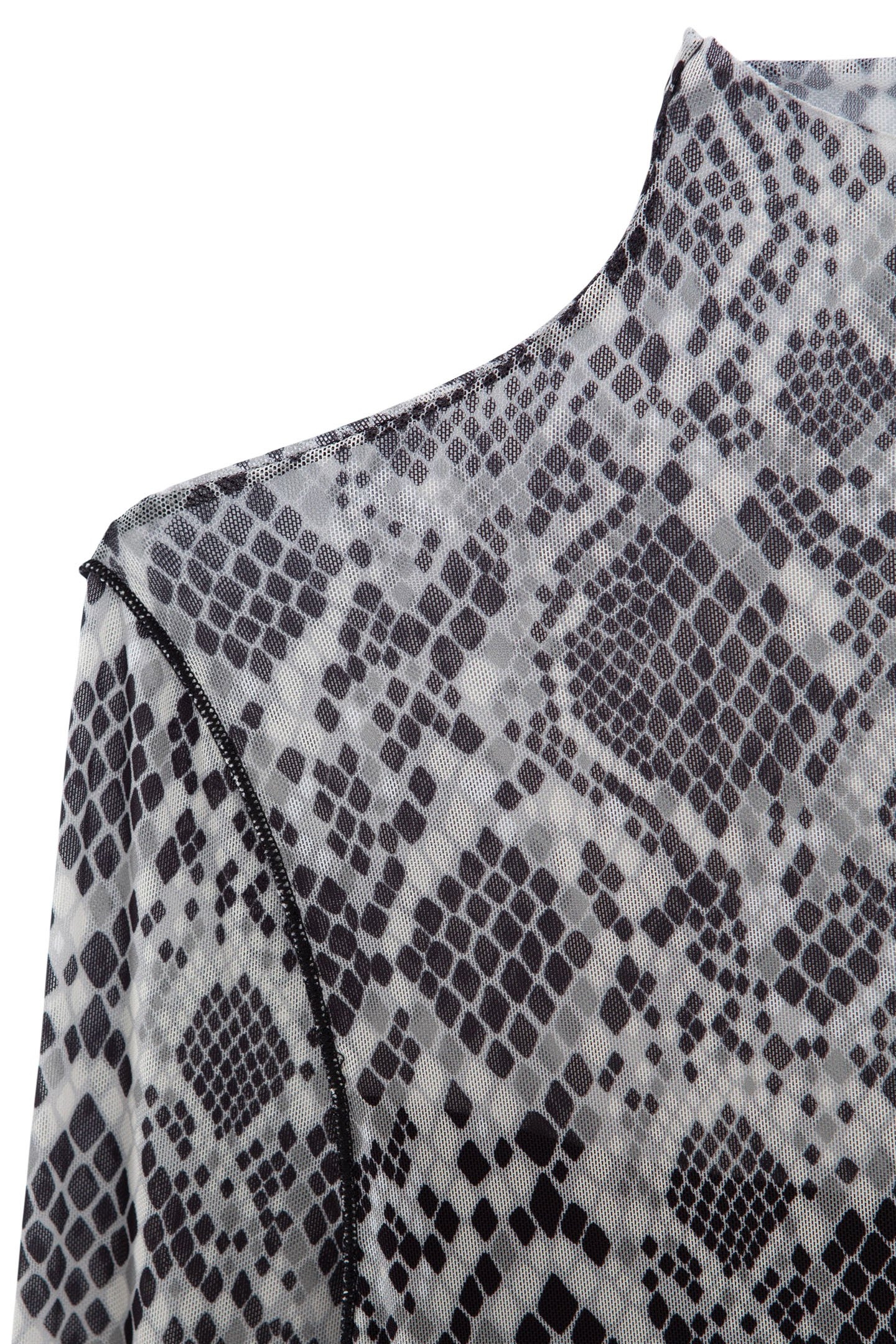 WHITE TOP WITH GRAPHIC PYTHON PRINT 6