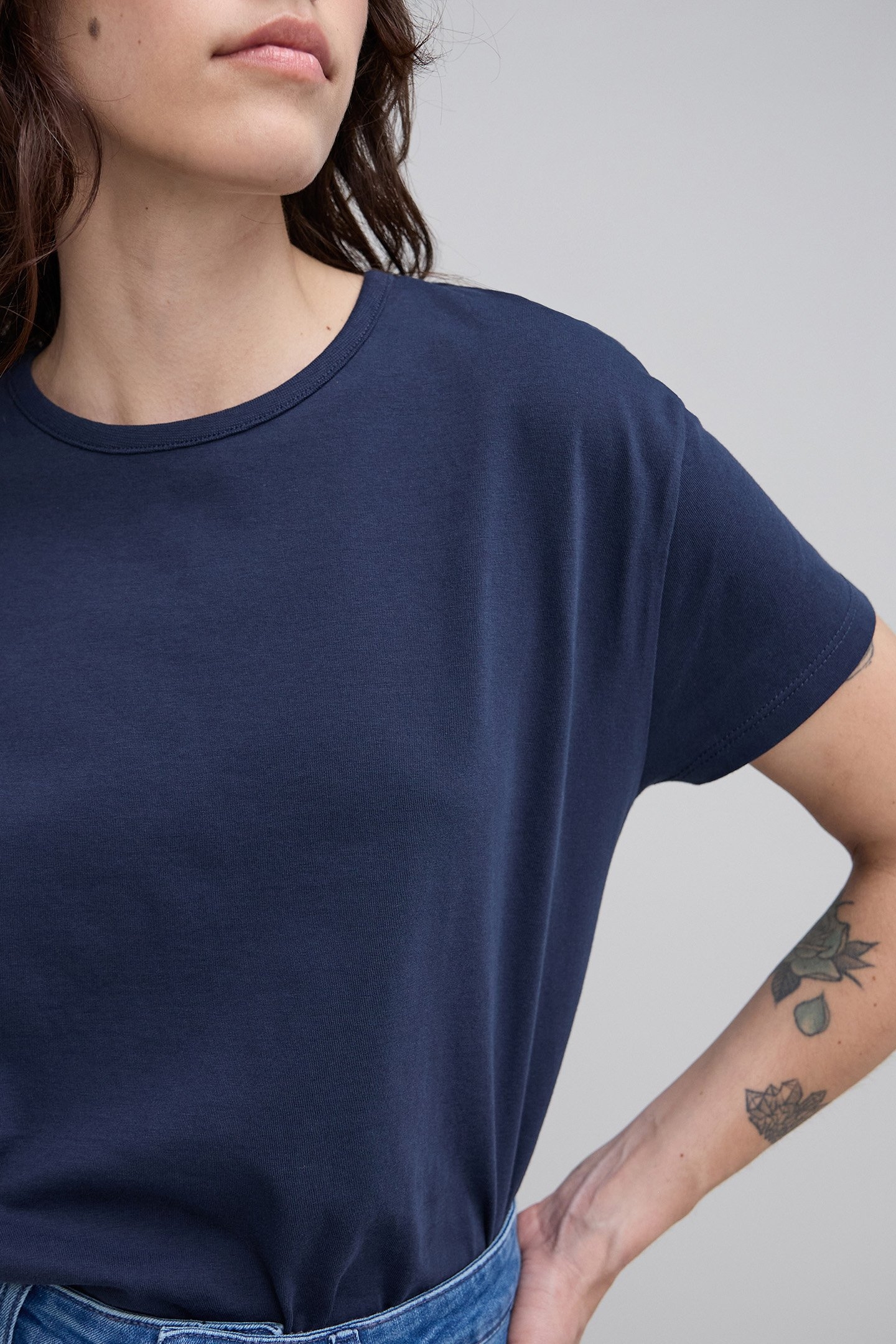 NAVY BLUE KNOTTED ORGANIC COTTON T-SHIRT 8