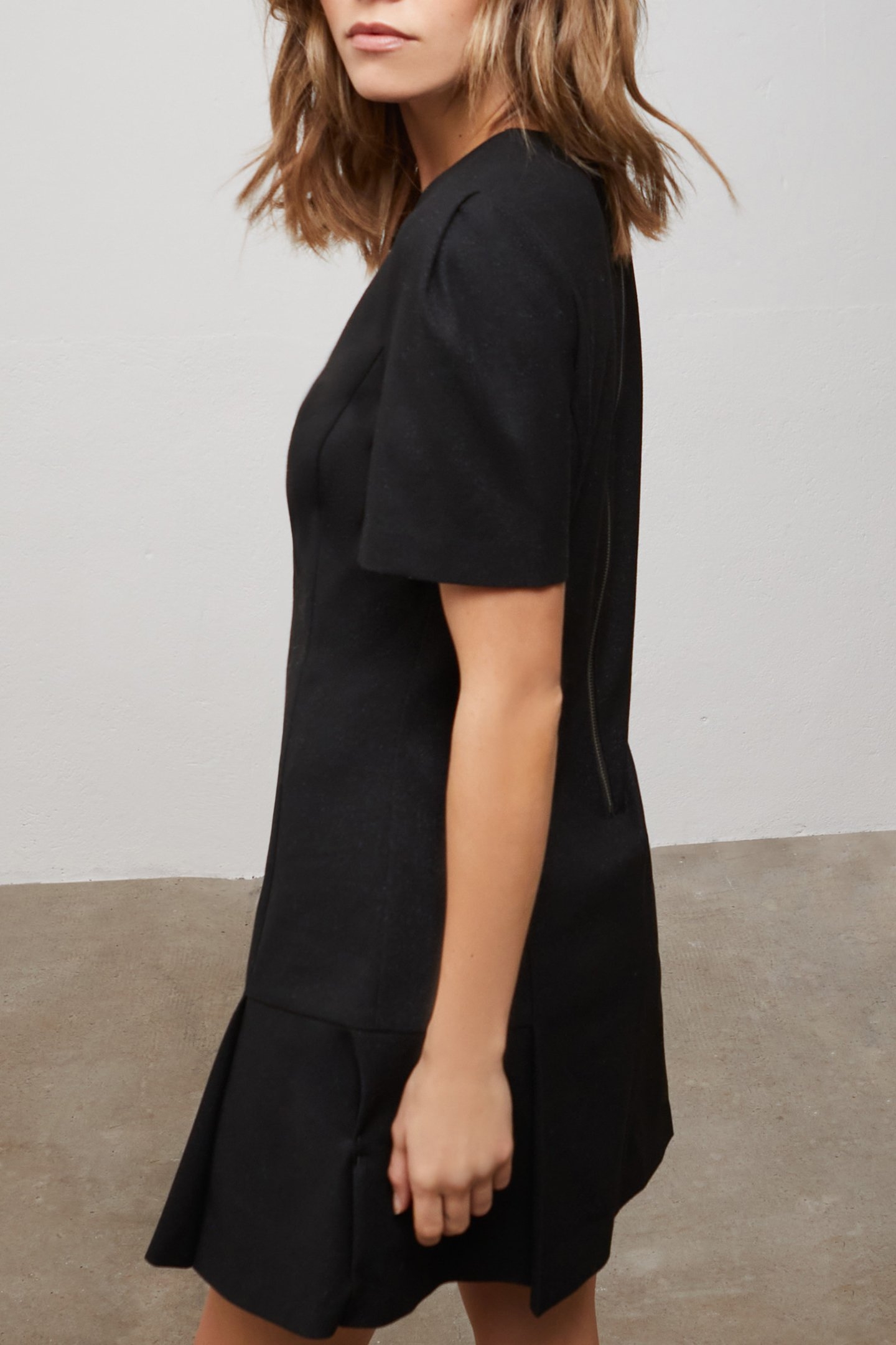 SHORT METALLIC DRESS IN BLACK 4