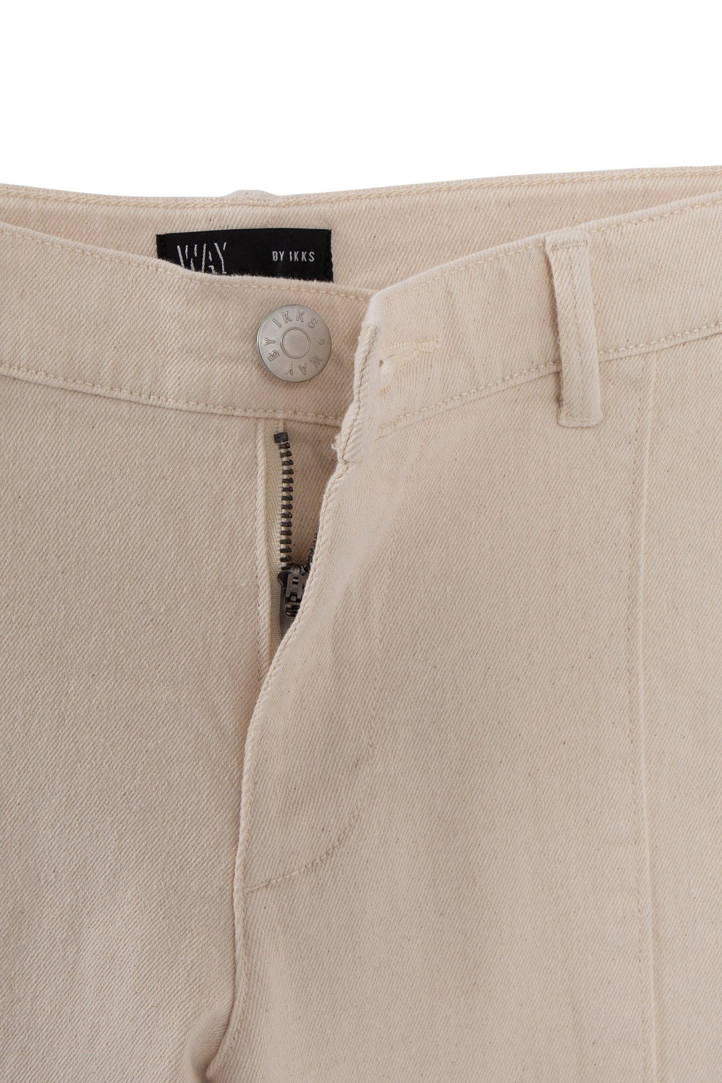 BOYS’ ECRU RELAXED BERMUDA SHORTS WITH CARGO POCKETS 4