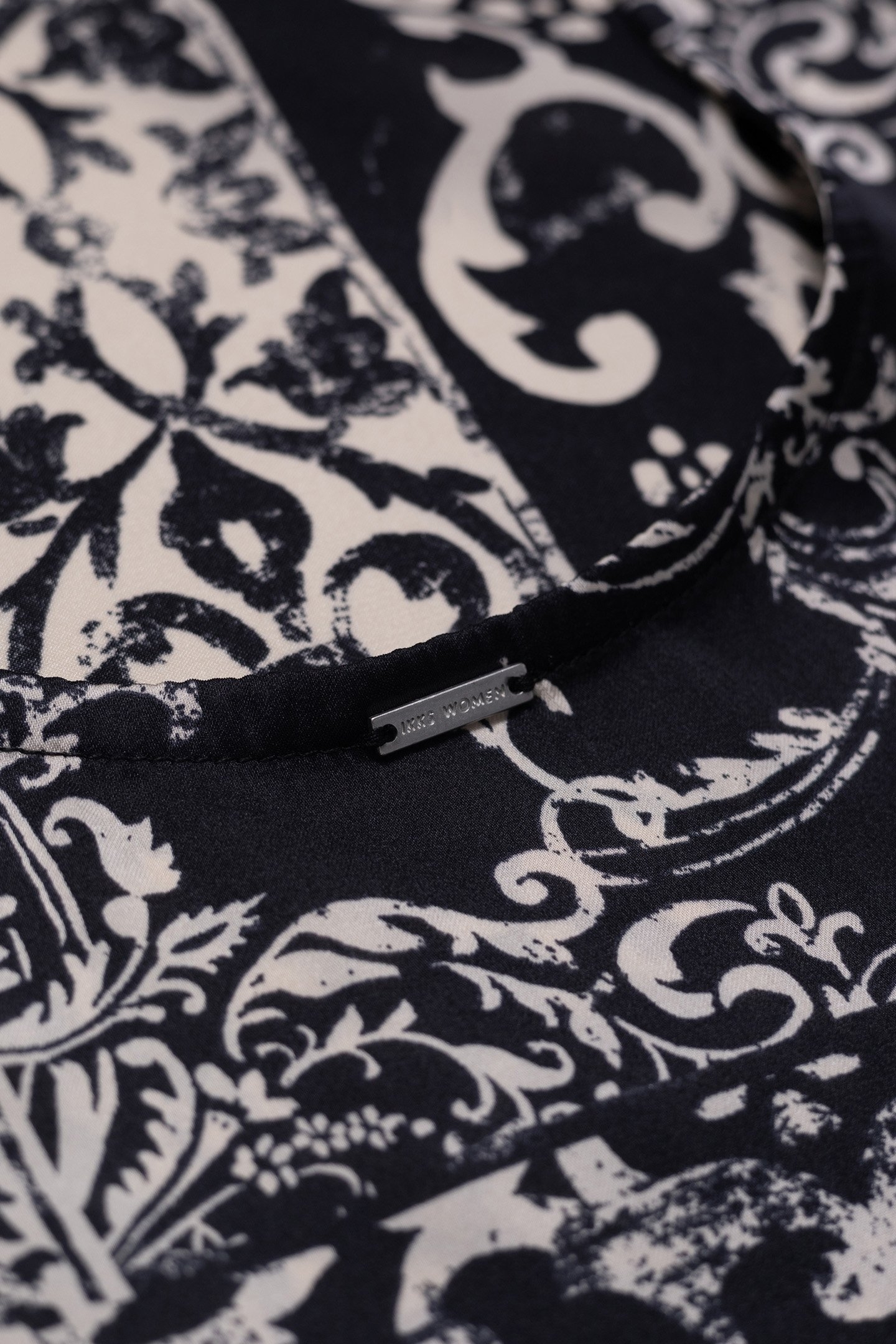 BLACK PATCHWORK SCARF BLOUSE 4