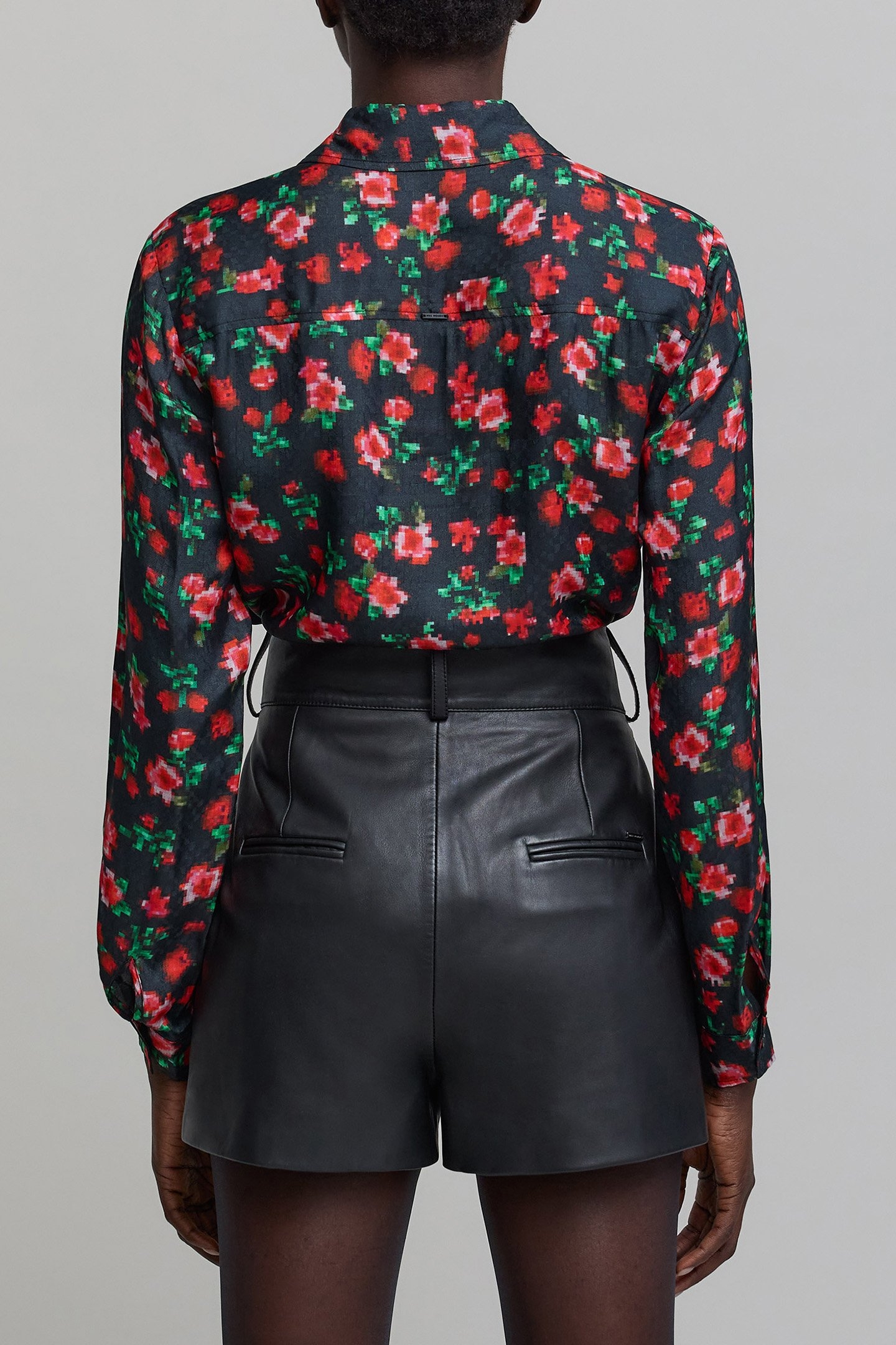 FLOWER PIXEL PRINT BLACK SHIRT 2