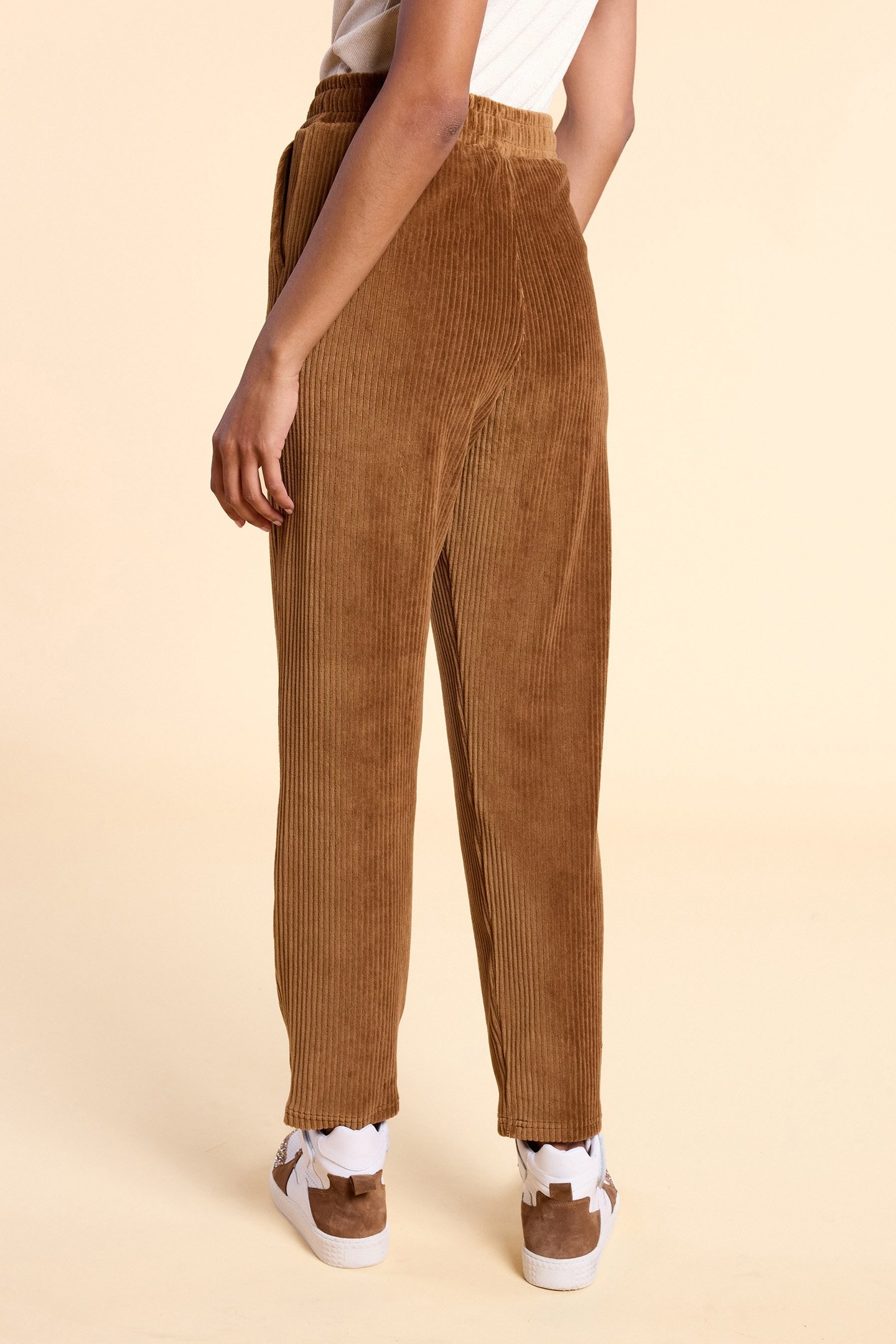 CAMEL CORDUROY JOGGERS 2