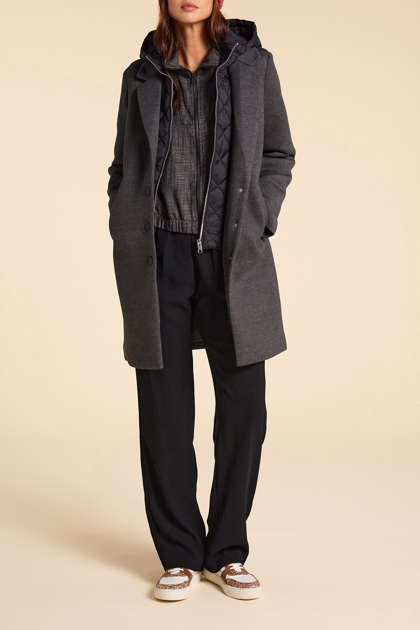 CHARCOAL COAT WITH DETACHABLE FACING 3