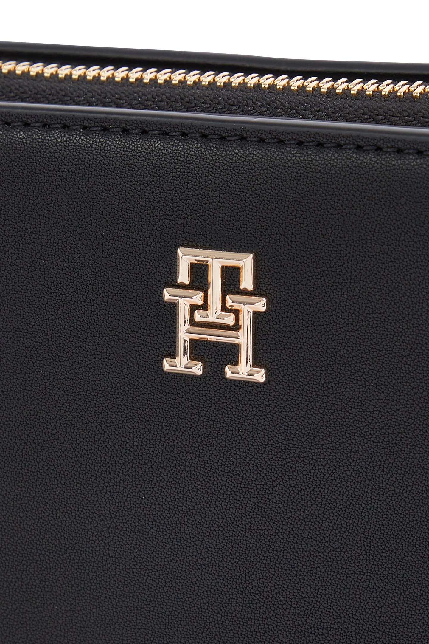 TH LOGOTAPE CAMERA BAG BLACK 5