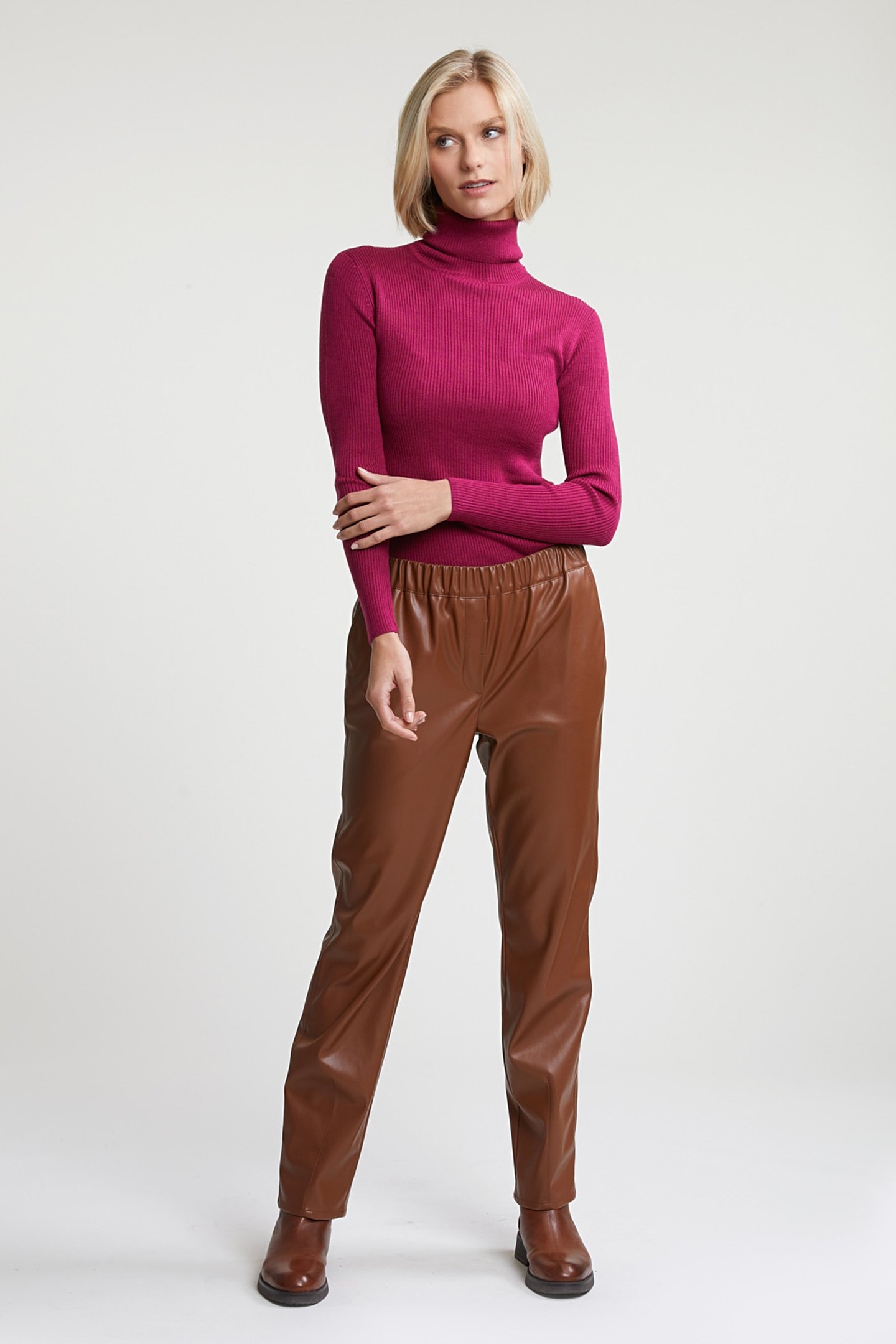 MAGENTA RIBBED ROLL NECK SWEATER 3