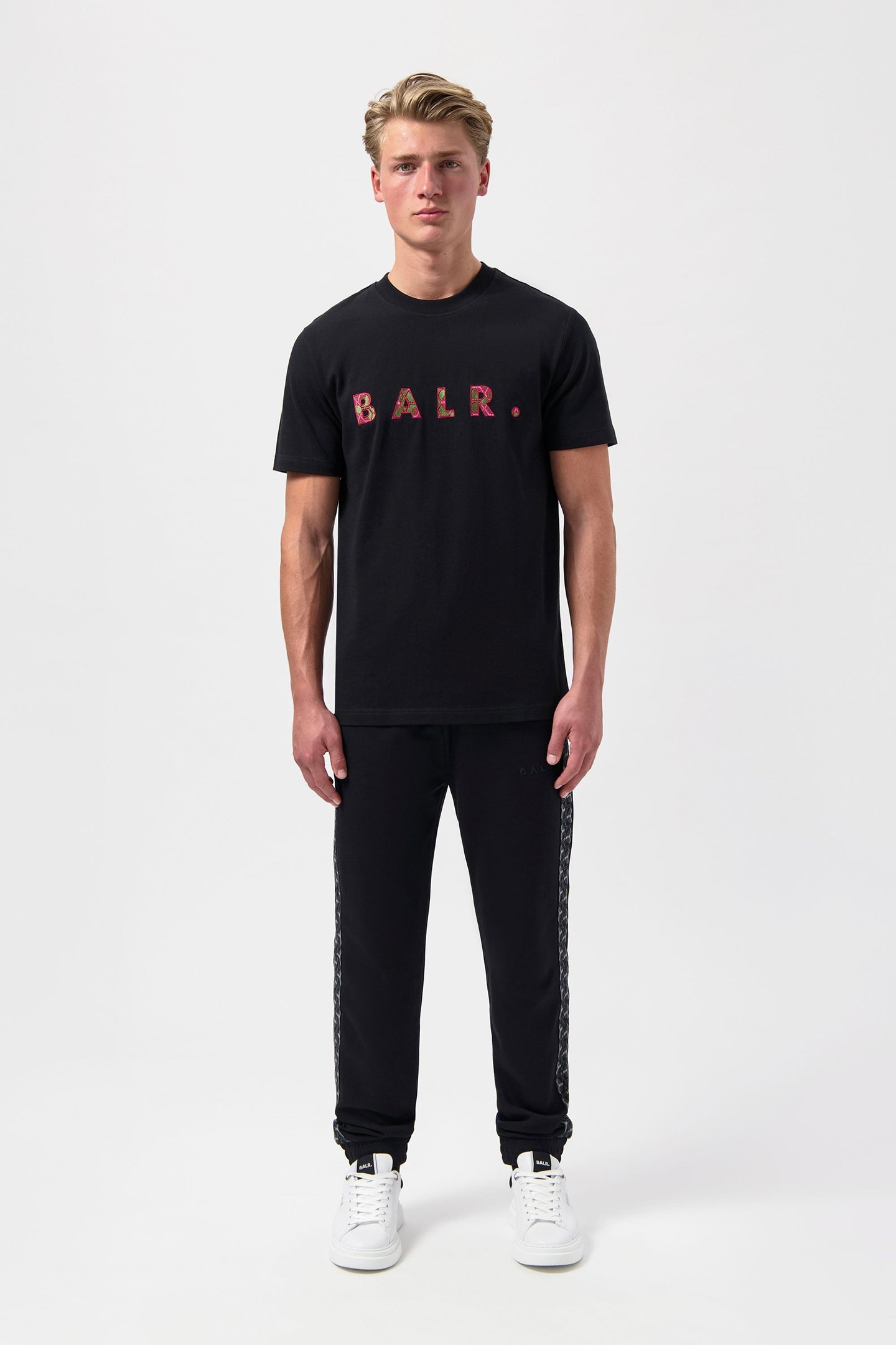 BALR. MONOGRAM EMBRO T-SHIRT JET BLACK/TIBETIAN RED 6