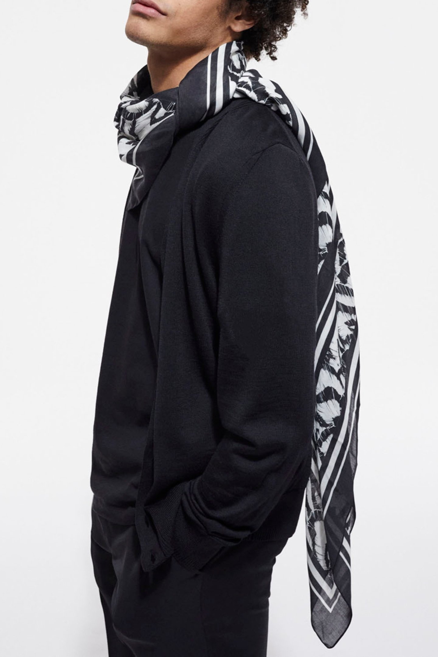 SQUARE SCARF WITH FEATHER PATTERN ECRU 1