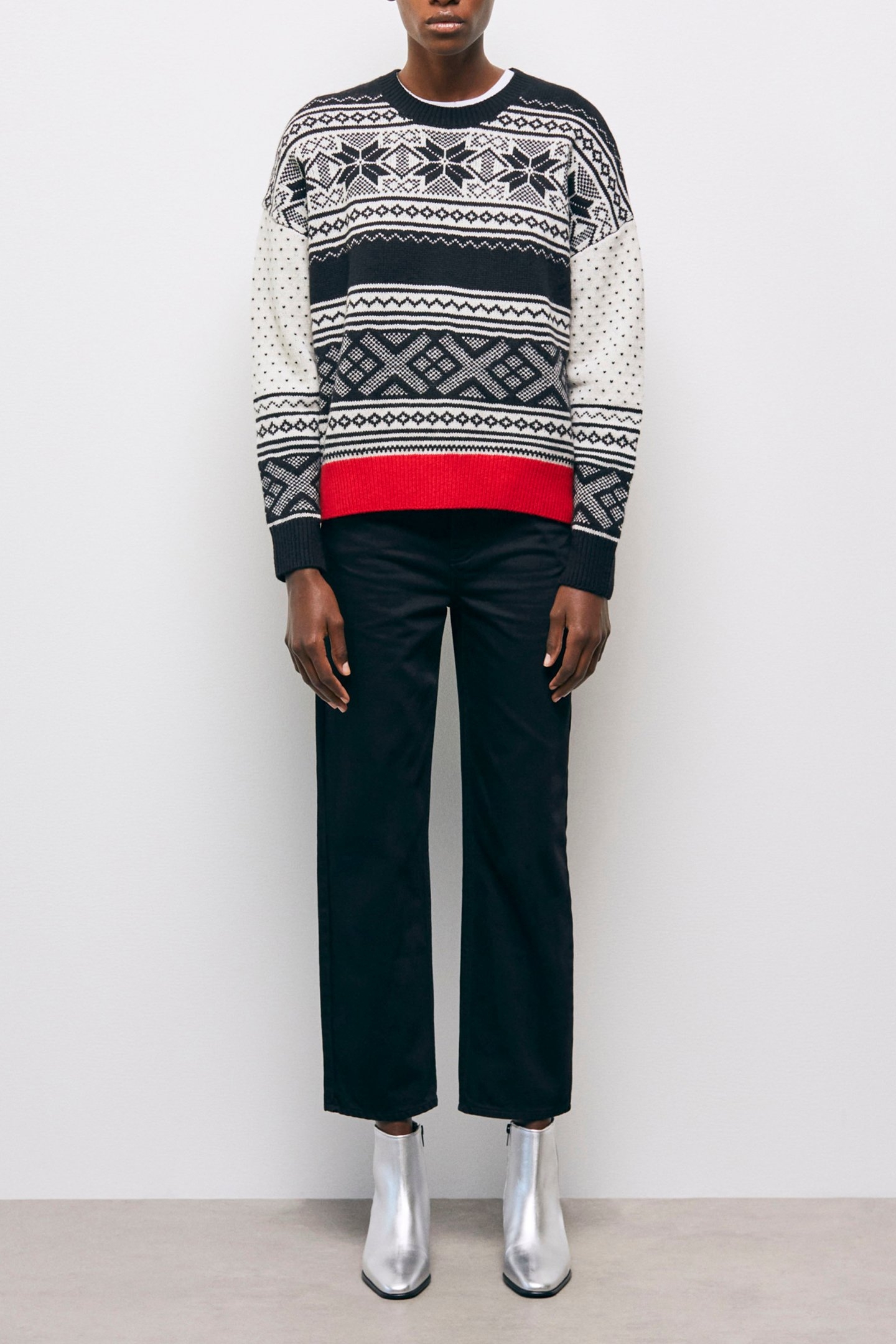 JACQUARD ROUND NECK SWEATER WITH CONTRAST RIB 1