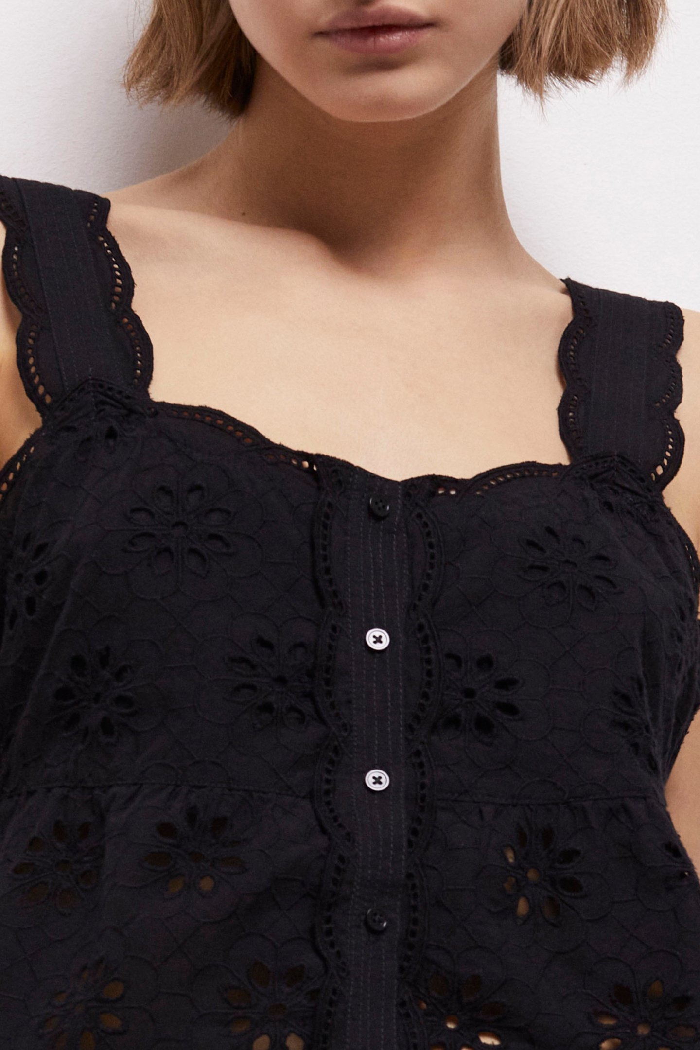 SLEEVELESS TOP WITH BUTTONS IN FRONT BLACK 6