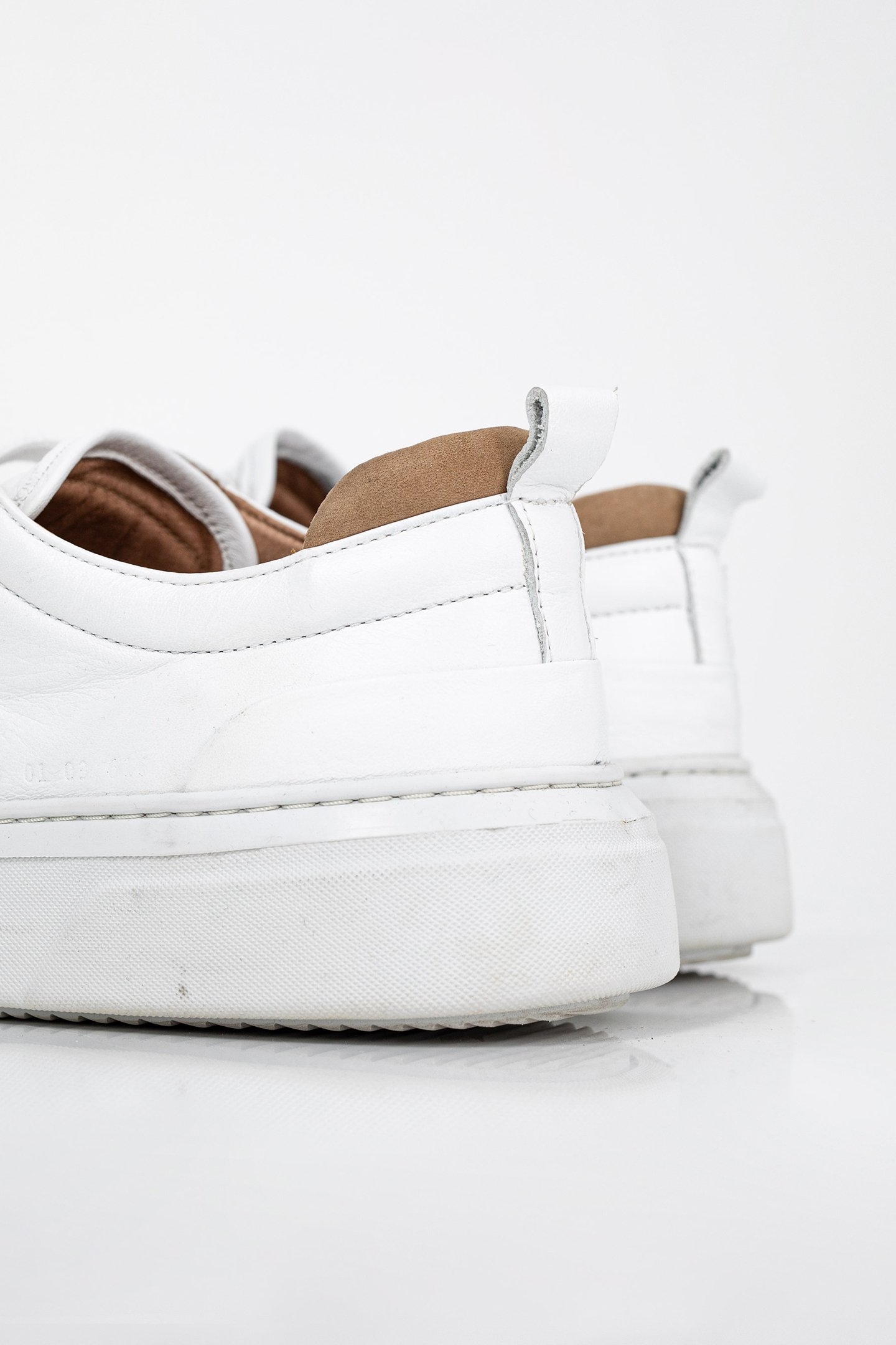 WHITE LEATHER TRAINERS 6