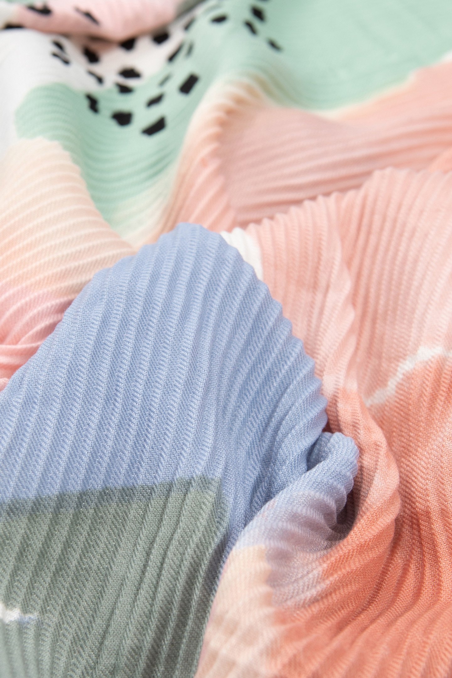 WATERCOLOR PRINT PLEATED ALMONDO SCARF 4