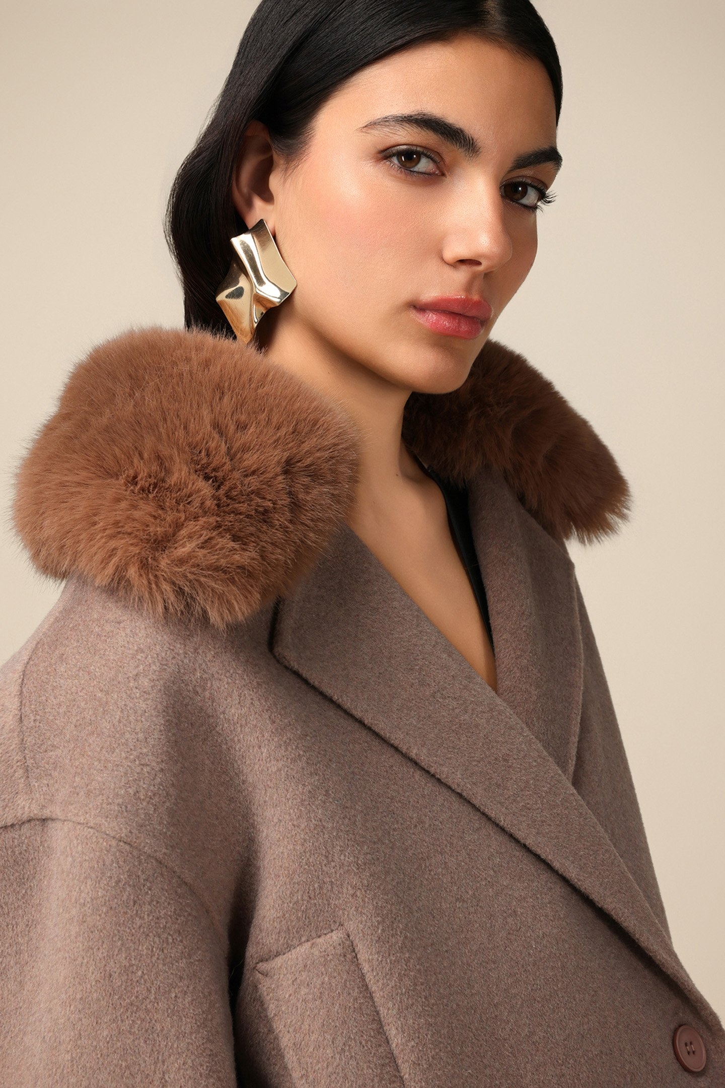 WOOL BLEND CAPE WITH FUZZY COLLAR BROWN 4