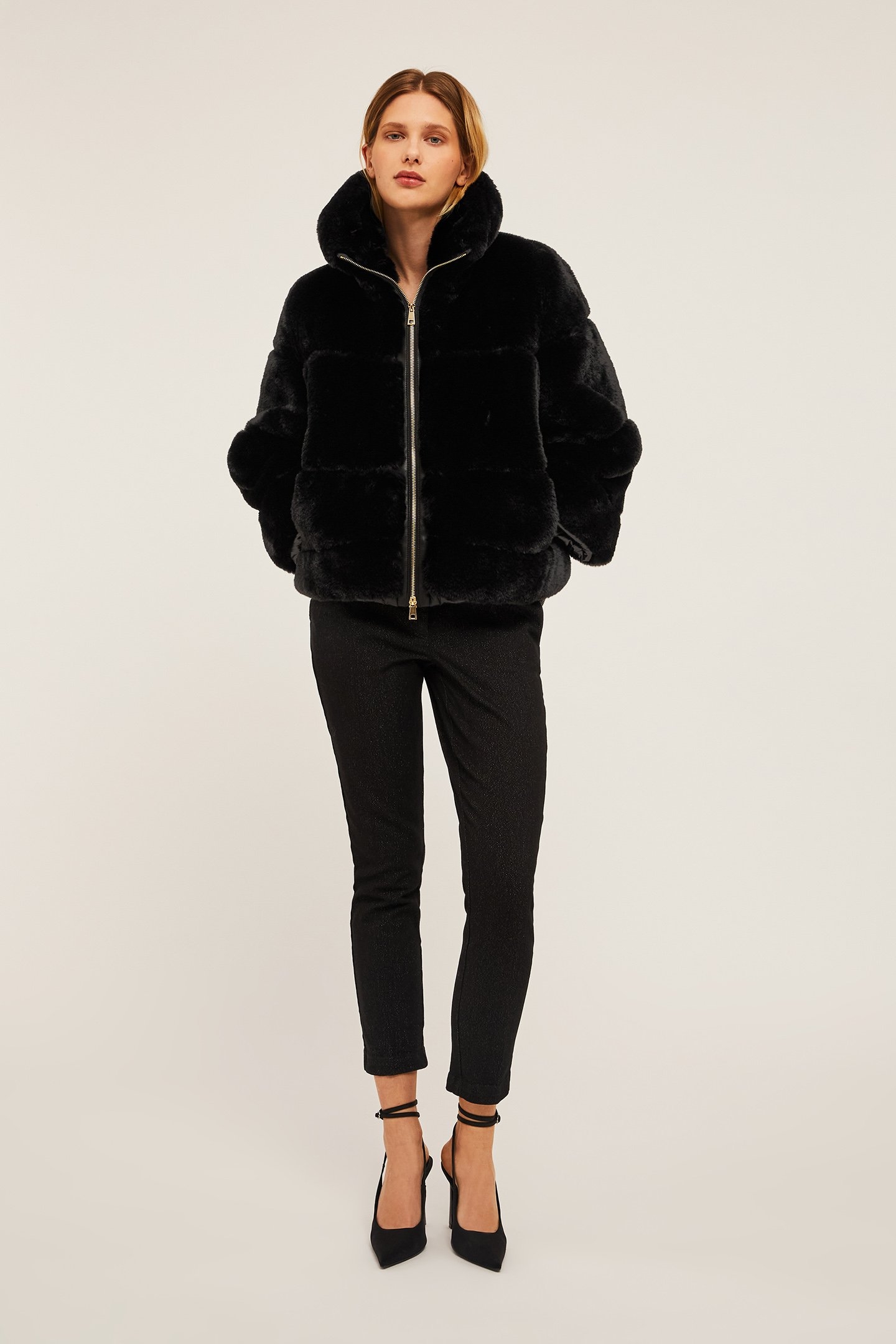 PLUSH CAPE WITH PADDING BLACK 3