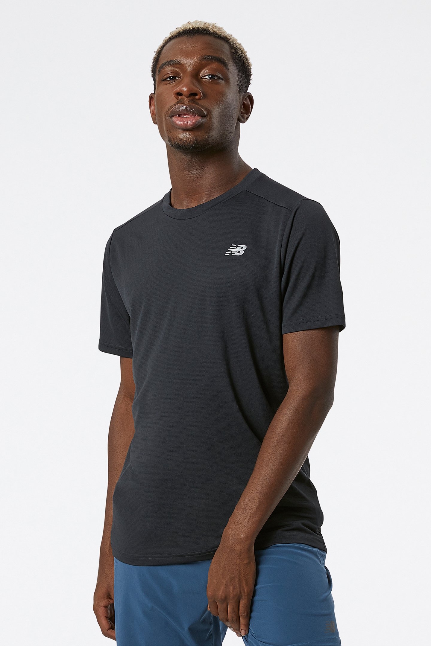 CORE RUN SHORT SLEEVE BLACK 1