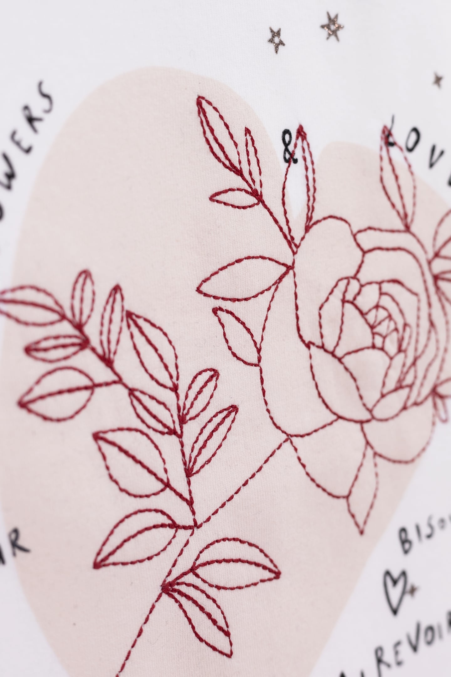 GIRL'S ECRU T-SHIRT WITH MESSAGE AND FLOWER EMBROIDERY 6