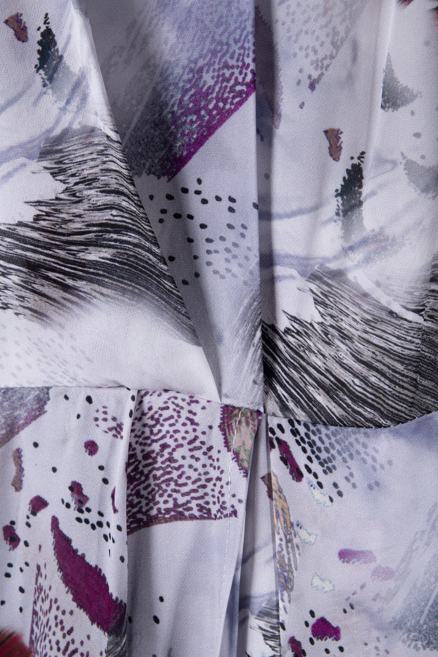 CHENOA DRESS WHITE/BURGUNDY 5