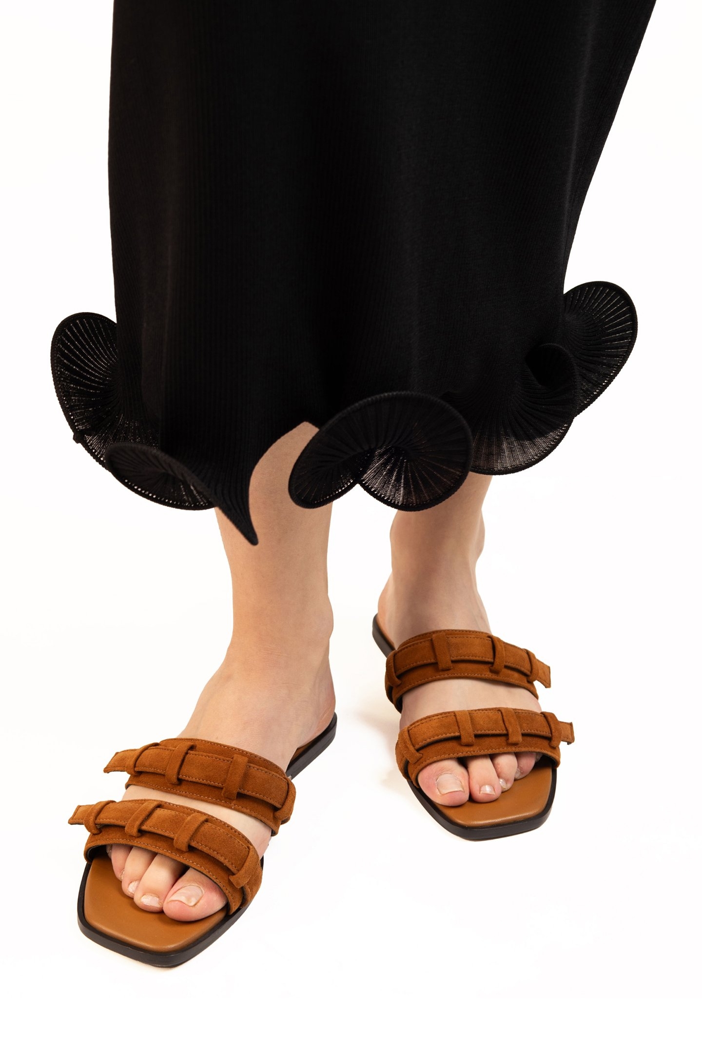 LOOP FLAT SANDAL SUEDE COGNAC 2