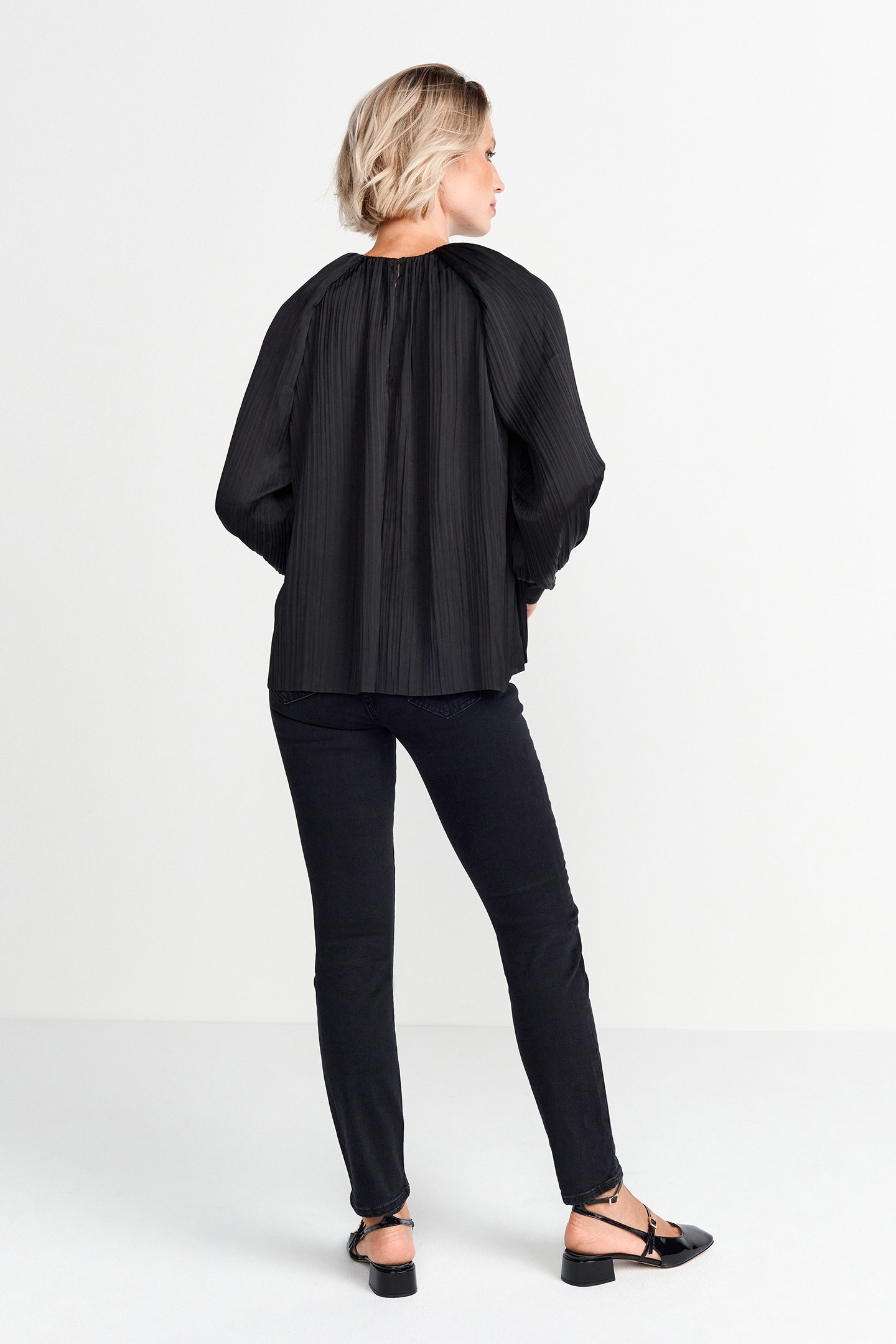 PLISSEE BLOUSE BLACK 3