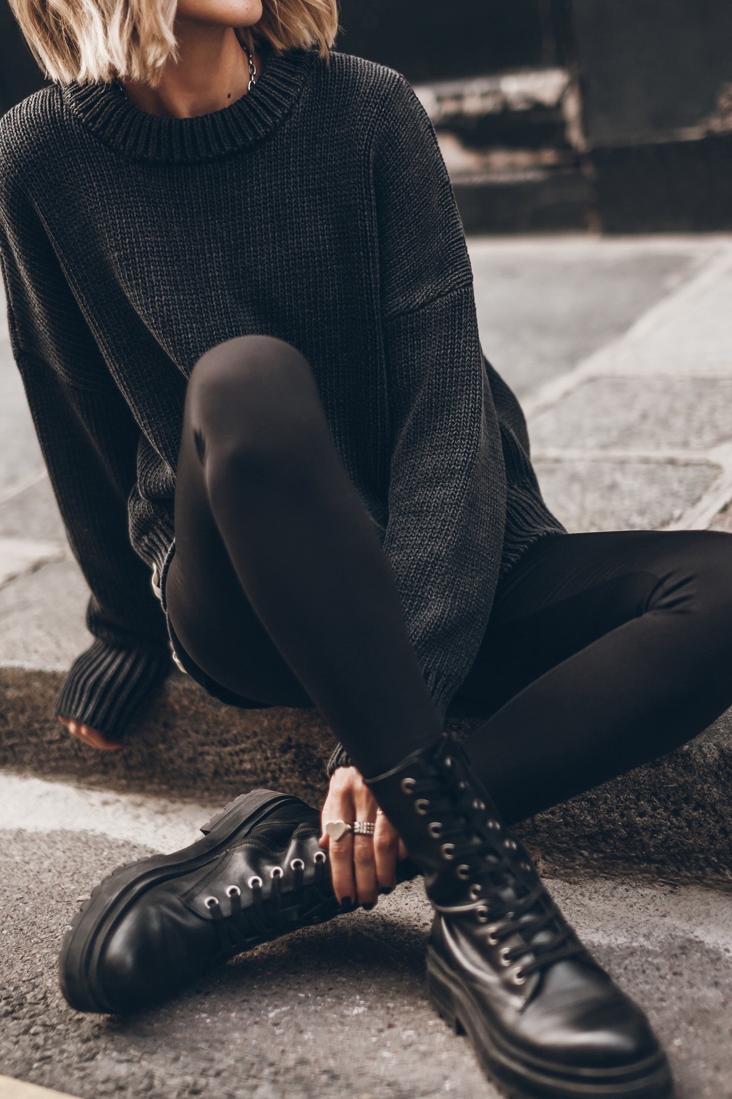 THE BLACK STANDARD LEGGINGS 3