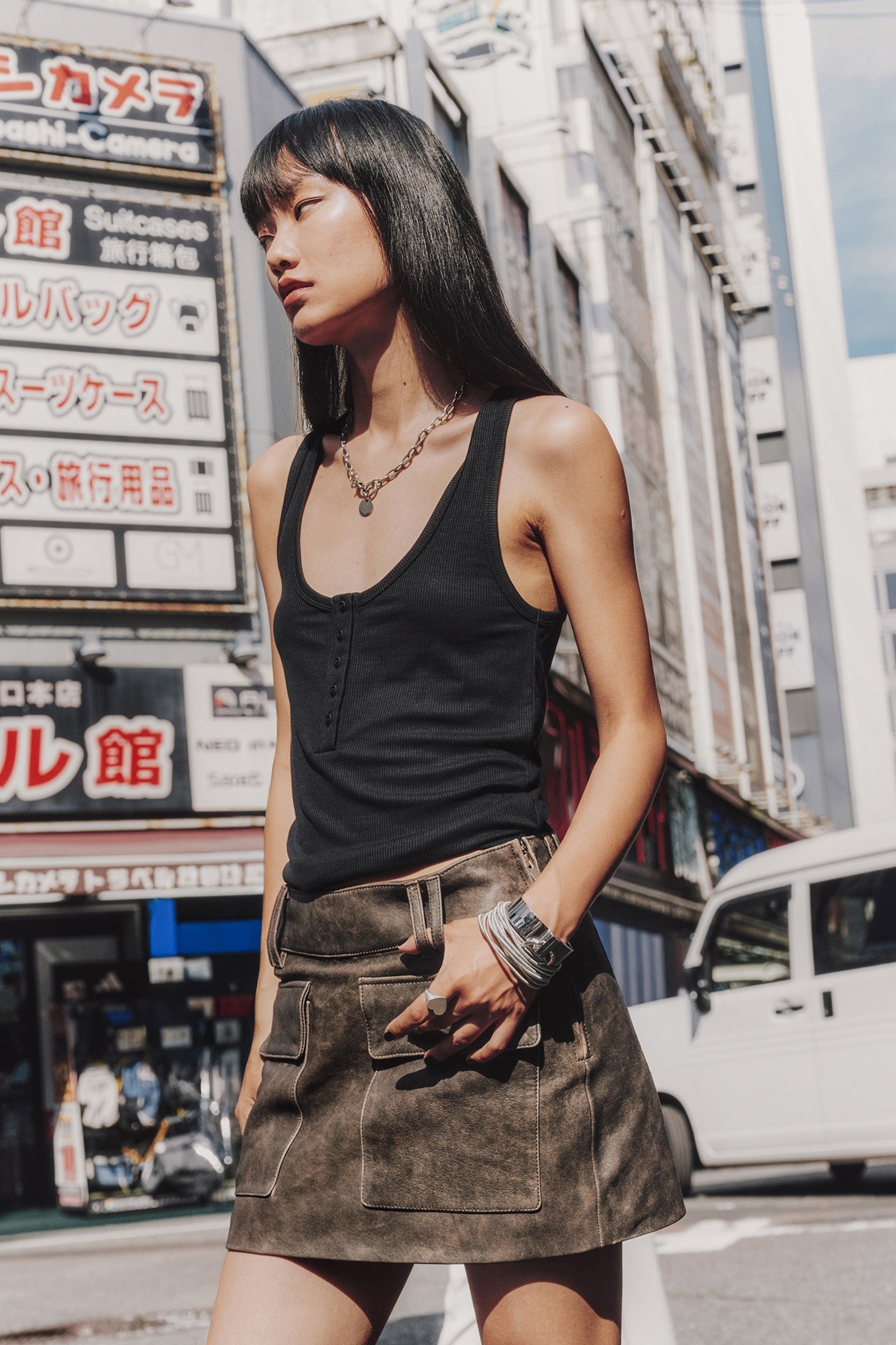 THE BROWN LEATHER MINI SKIRT 1