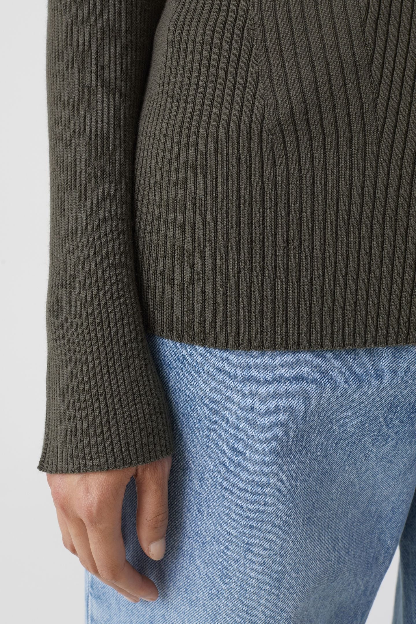 CREW NECK LONG SLEEVE KNITS ARMY GREEN 8