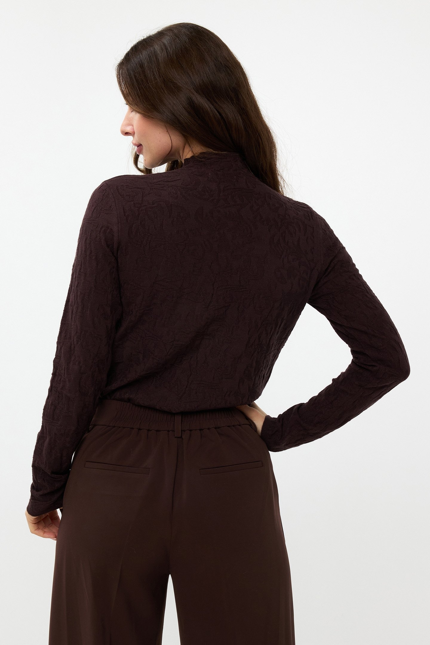 SWEATER SOLID JACQUARD CHOCOLATE 3