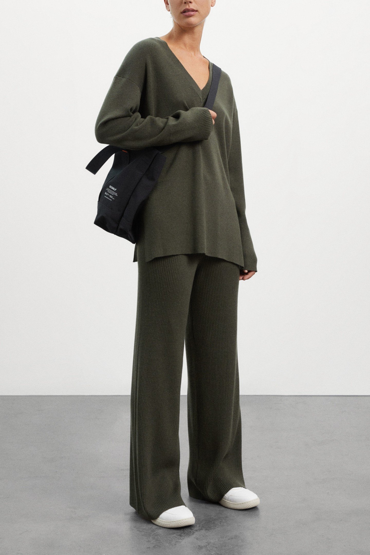 BERGAMOTAALF KNIT OLIVE 2