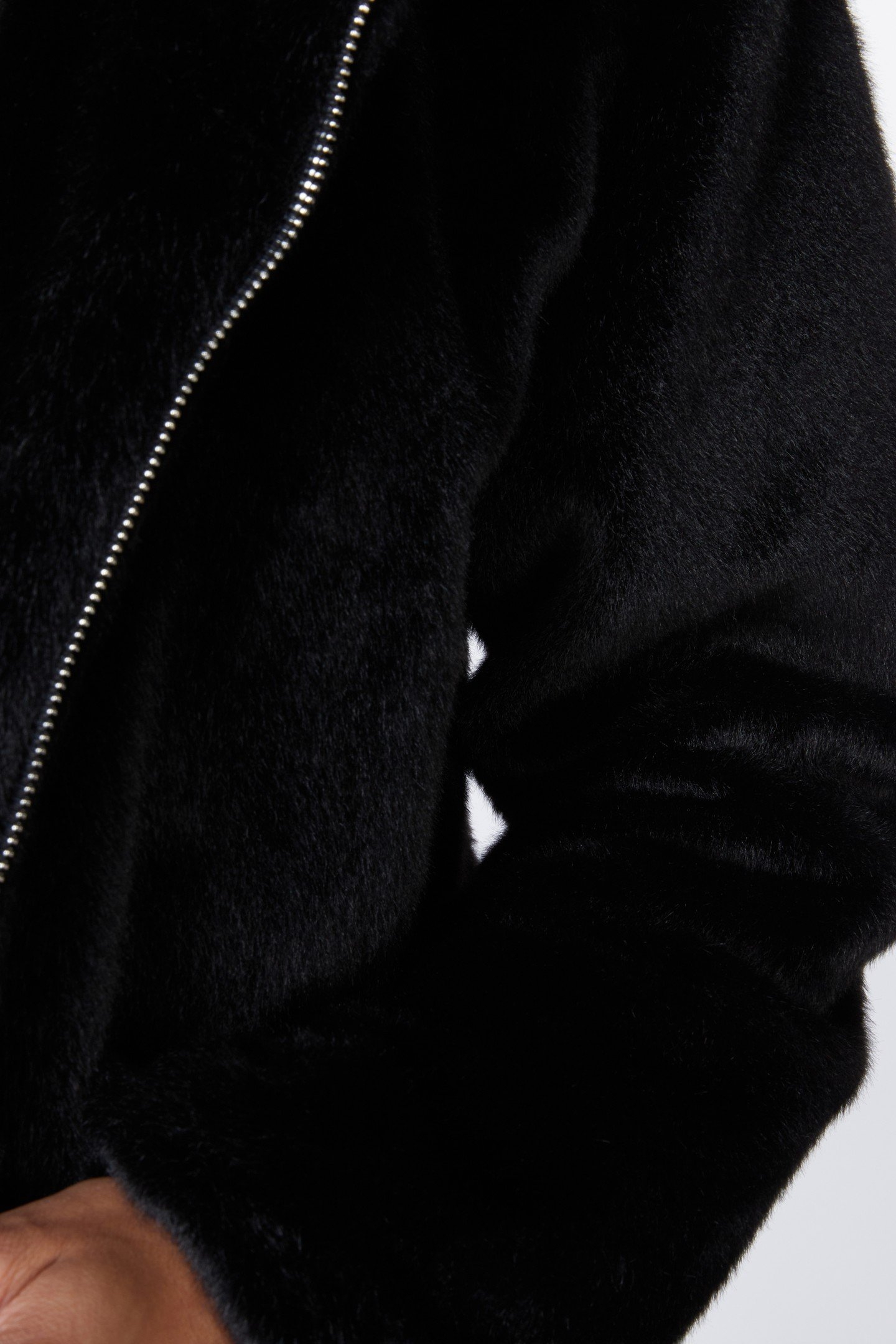 COAT SHORT HOOD FAKE FUR BLACK 6