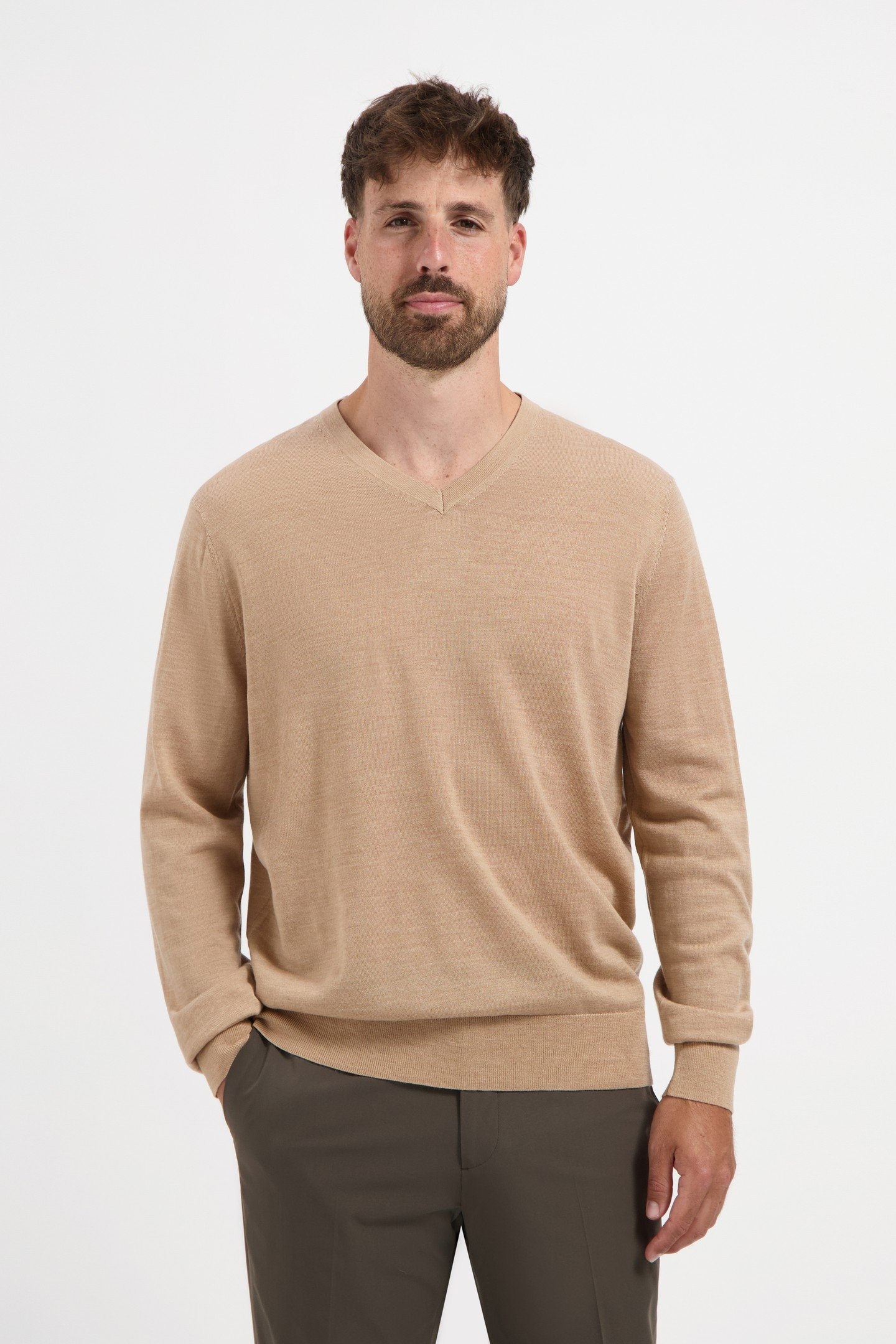 V NECK100% MERINO SAHARA SAND 1